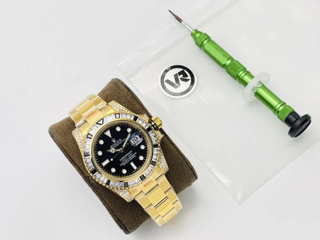 Rolex replicas GMT-Master II rear diamonds