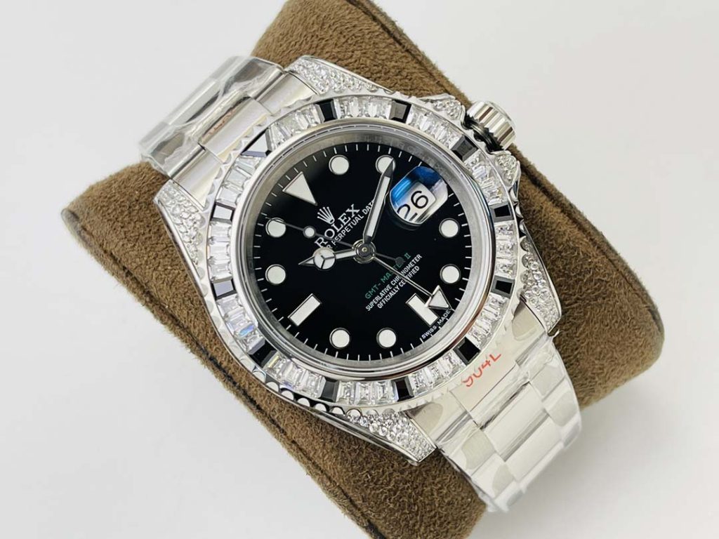 העתק מדויק של Rolex GMT Master II משובץ יהלומים מאחור